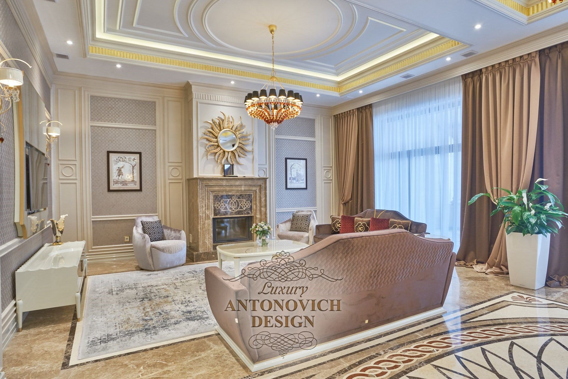Гостиная в неоклассическом стиле в частном доме Алматы