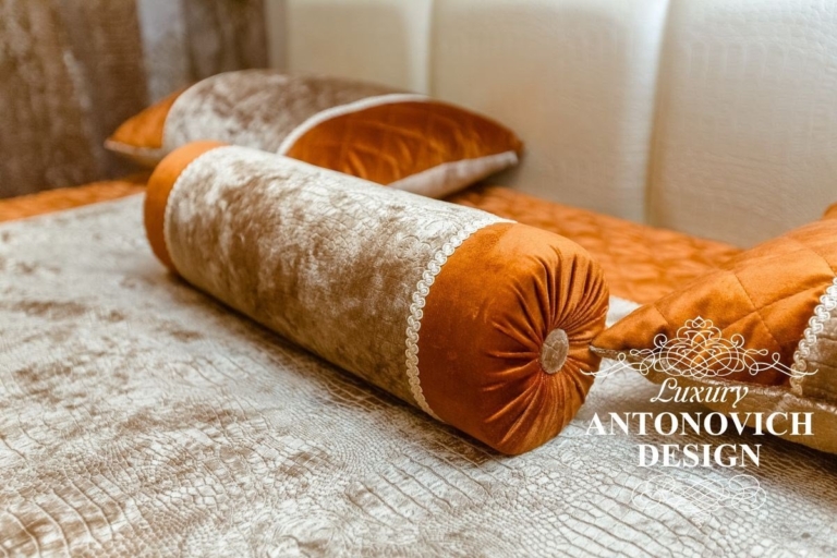 Покрывала и подушки из бархата от студии Antonovych Design (Астана)
