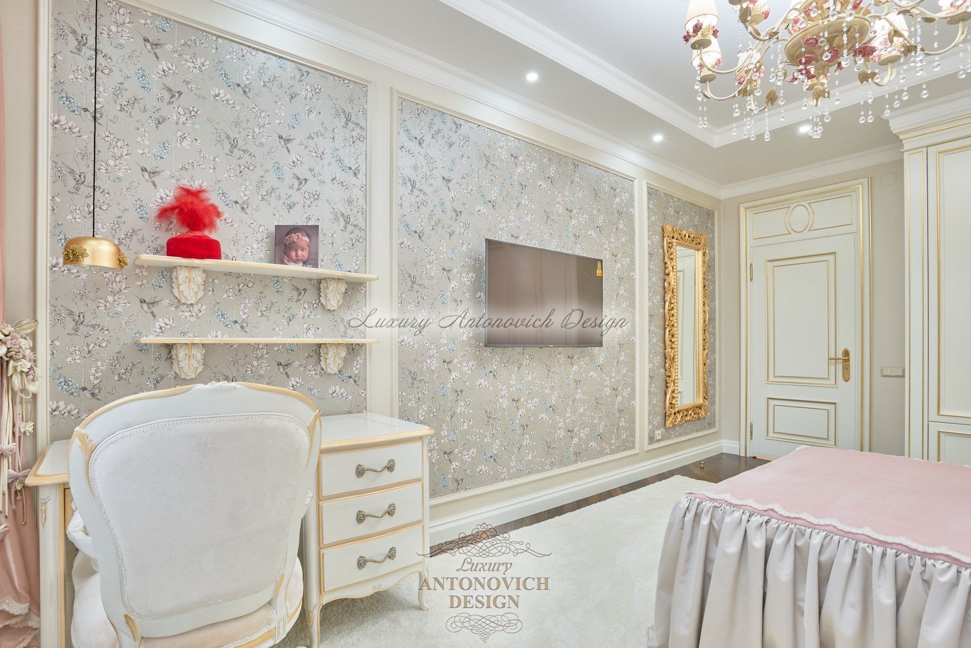 Романтическая спальня дочери в стиле неоклассика, квартира в Астане