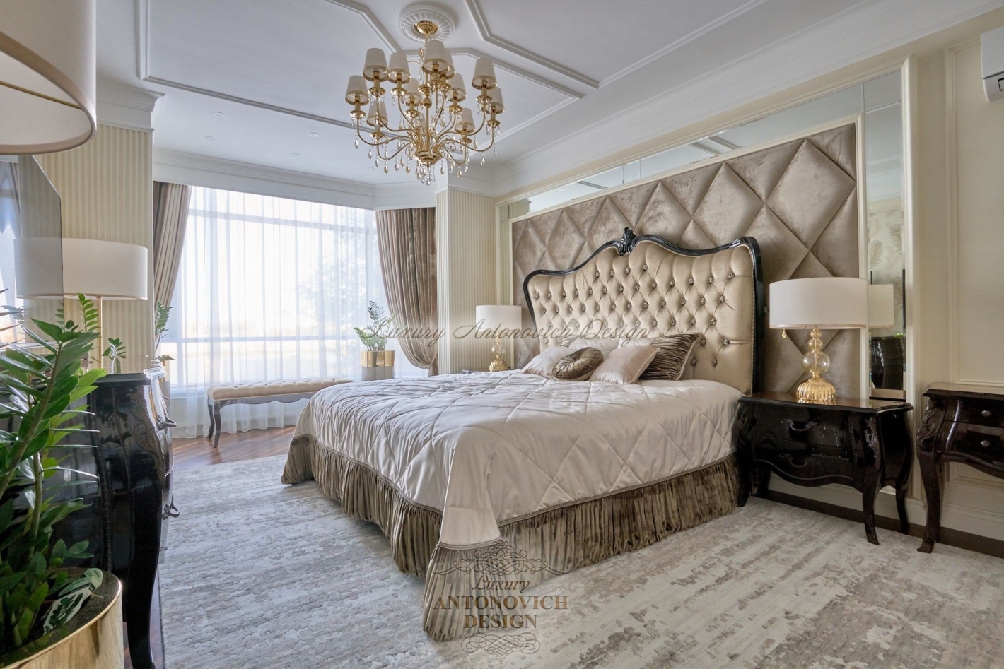Роскошный интерьер хозяйской спальни в стиле неоклассика, квартира в Астане